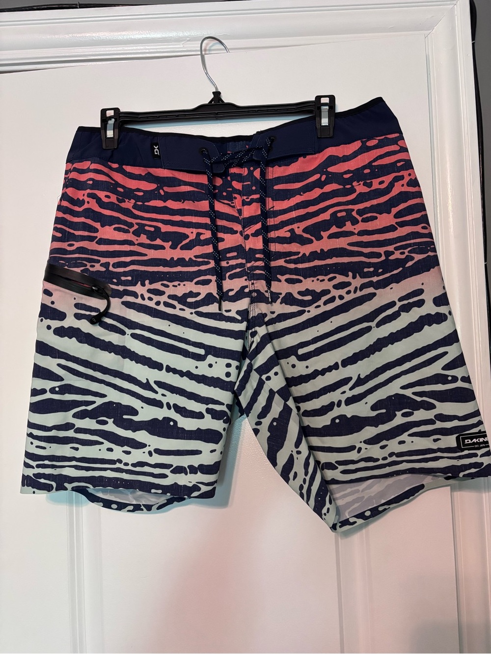 Dakine Men’s Board Shorts Size 32 Blue Coral Swim Trunks Surf